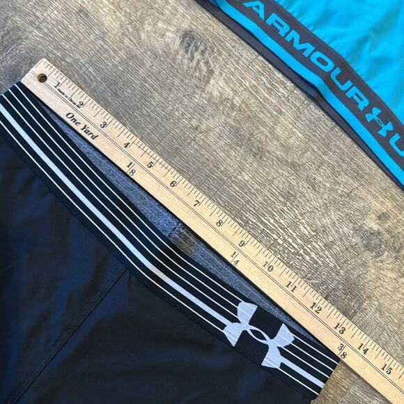 Bundle of 3 Under Armour Women's Terry Sweatshirt, Sports Bra, Shorty Shorts Med - Picture 6 of 16